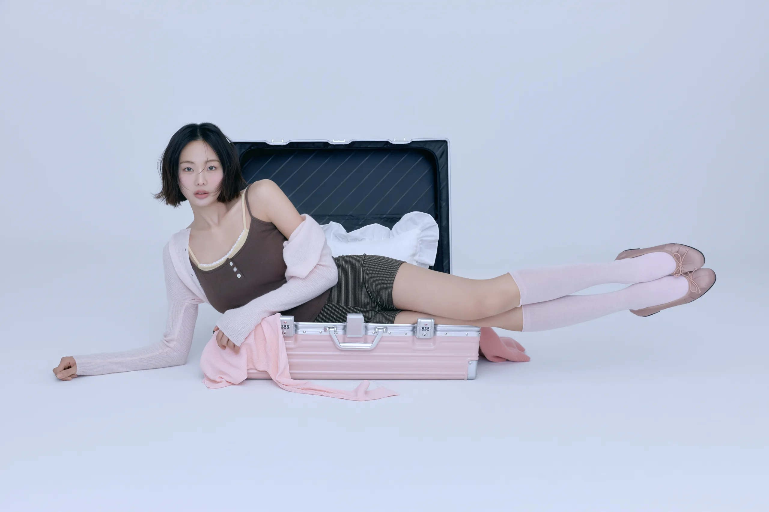 피나 × 금새록 블러셔 화보 — 1